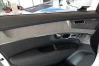 Volvo XC90 din 2025 cu 4.148 km - oferta VOL141799 - foto 12