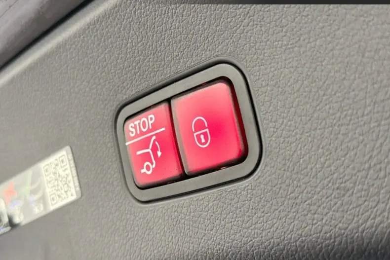 Mercedes-Benz GLC 300 din 2024 cu 33.960 km - oferta MER141801 - foto 16