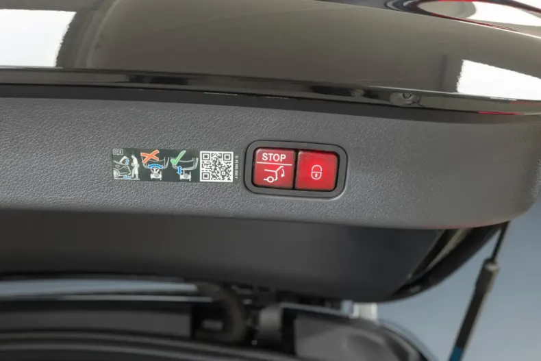 Mercedes-Benz GLC 300 din 2024 cu 21.248 km - oferta MER141804 - foto 11