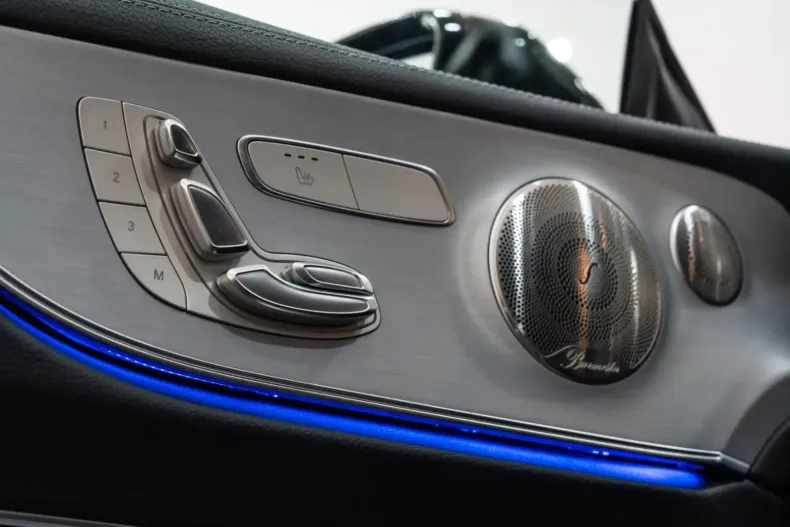 Mercedes-Benz E 53 AMG din 2021 cu 54.840 km - oferta MER141808 - foto 23