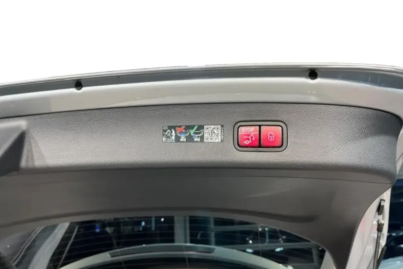 Mercedes-Benz GLC 200 din 2024 cu 12.494 km - oferta MER141839 - foto 13