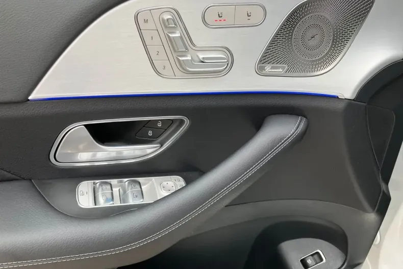 Mercedes-Benz GLE 350 din 2025 cu 11.400 km - oferta MER141841 - foto 6