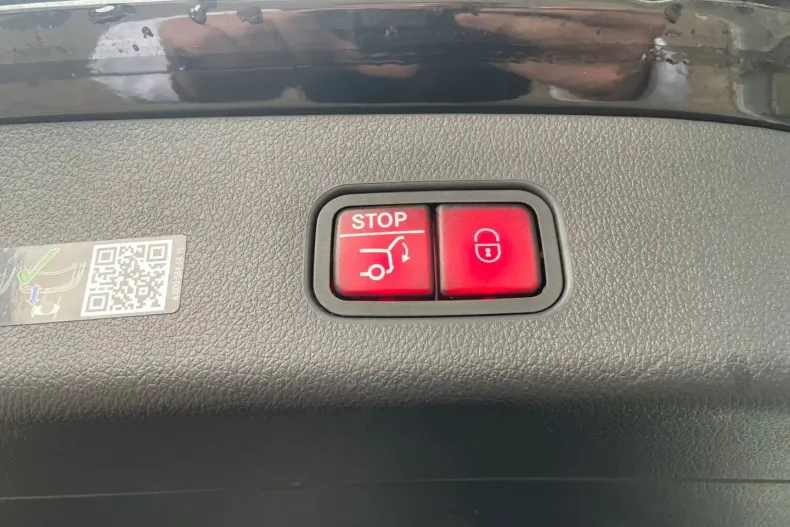 Mercedes-Benz GLC 200 din 2024 cu 31.395 km - oferta MER141866 - foto 8