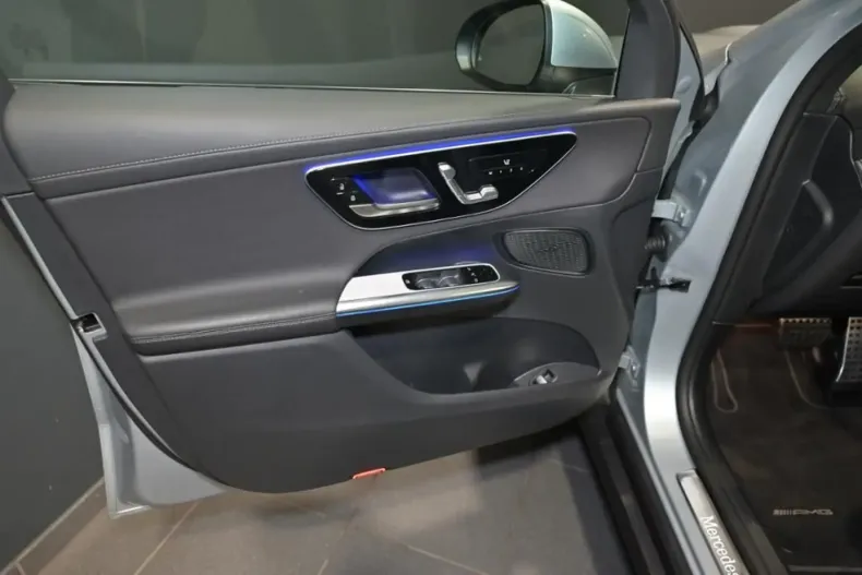 Mercedes-Benz GLC 200 din 2024 cu 24.200 km - oferta MER141867 - foto 18