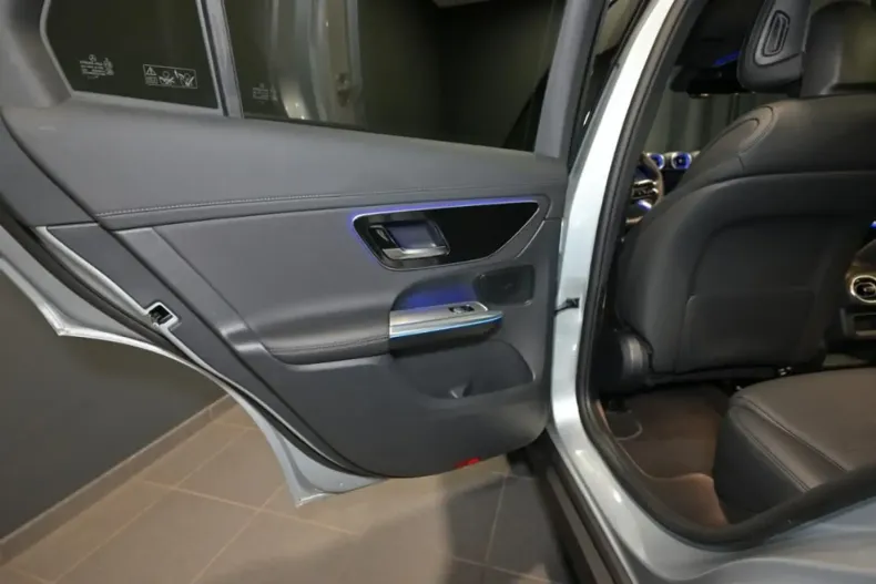 Mercedes-Benz GLC 200 din 2024 cu 24.200 km - oferta MER141867 - foto 25