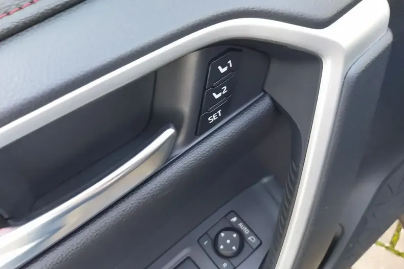 Toyota RAV4 din 2022 cu 90.187 km - oferta TOY141869 - foto 16