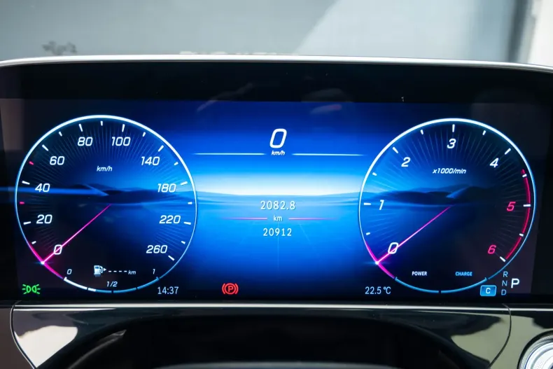 Mercedes-Benz E 220 din 2024 cu 23.800 km - oferta MER141886 - foto 31