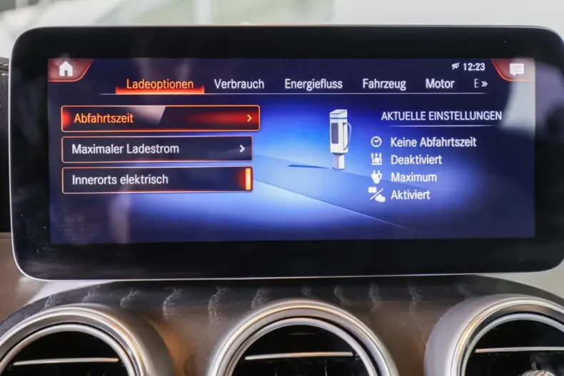 Mercedes-Benz GLC 300 din 2021 cu 69.376 km - oferta MER141893 - foto 4