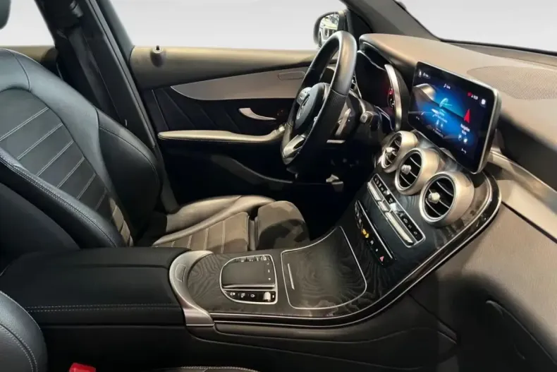 Mercedes-Benz GLC 300 din 2021 cu 69.134 km - oferta MER141897 - foto 6