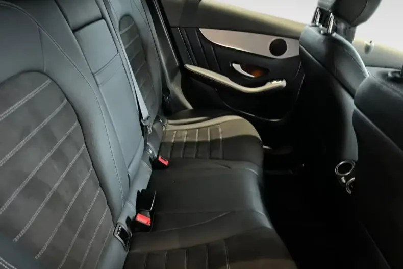 Mercedes-Benz GLC 300 din 2021 cu 69.134 km - oferta MER141897 - foto 7