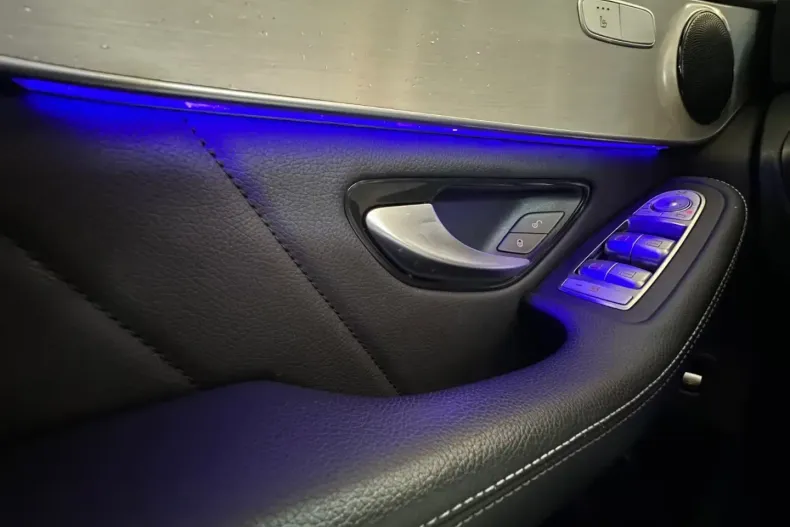 Mercedes-Benz GLC 300 din 2021 cu 53.700 km - oferta MER141899 - foto 8