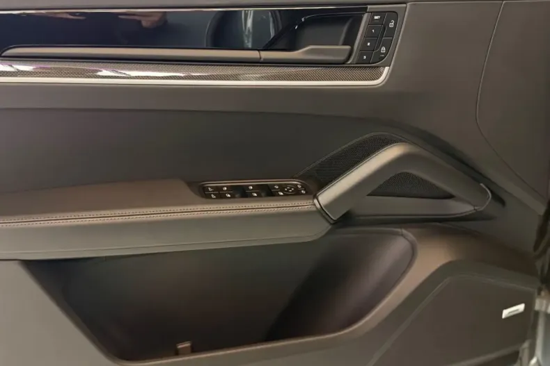 Porsche Cayenne din 2024 cu 22.043 km - oferta POR141902 - foto 16