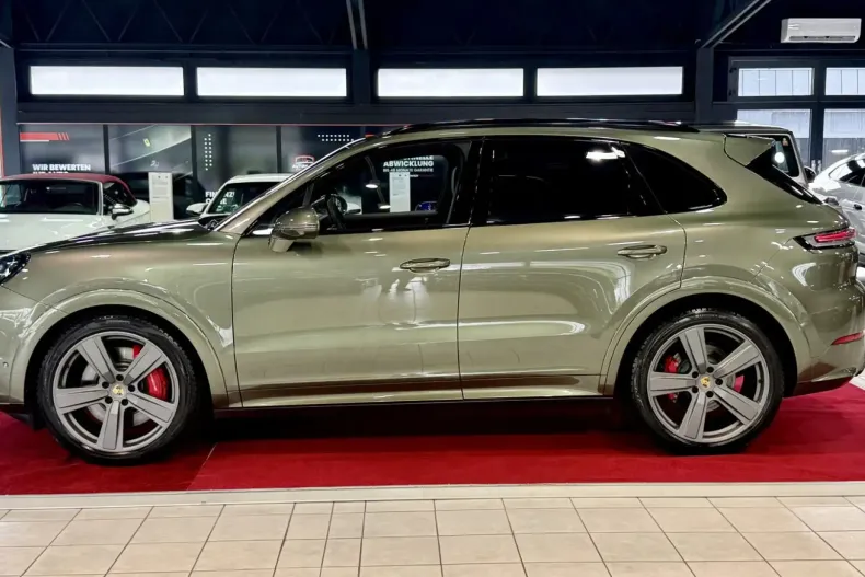 Porsche Cayenne din 2023 cu 39.238 km - oferta POR141903 - foto 2