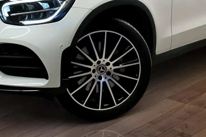 Mercedes-Benz GLC 300 din 2021 cu 50.127 km - oferta MER141905 - foto 2