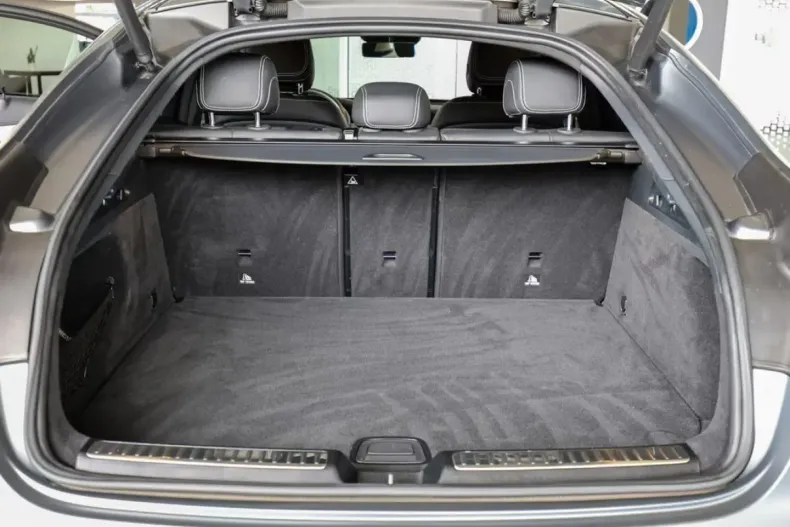 Mercedes-Benz GLC 300 din 2021 cu 69.736 km - oferta MER141908 - foto 2