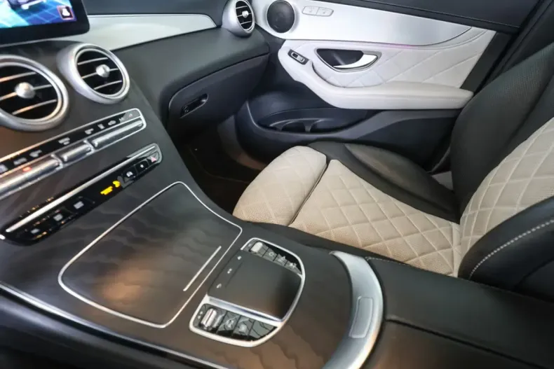 Mercedes-Benz GLC 300 din 2021 cu 69.736 km - oferta MER141908 - foto 12