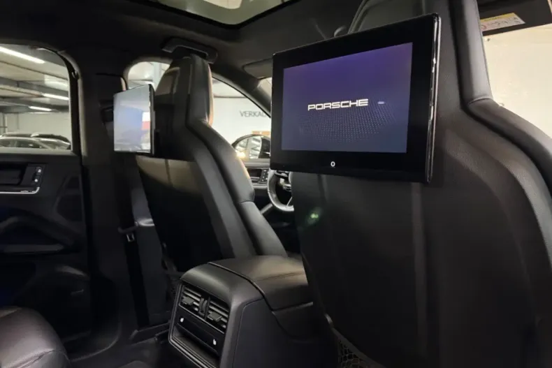 Porsche Cayenne din 2023 cu 48.149 km - oferta POR141914 - foto 9