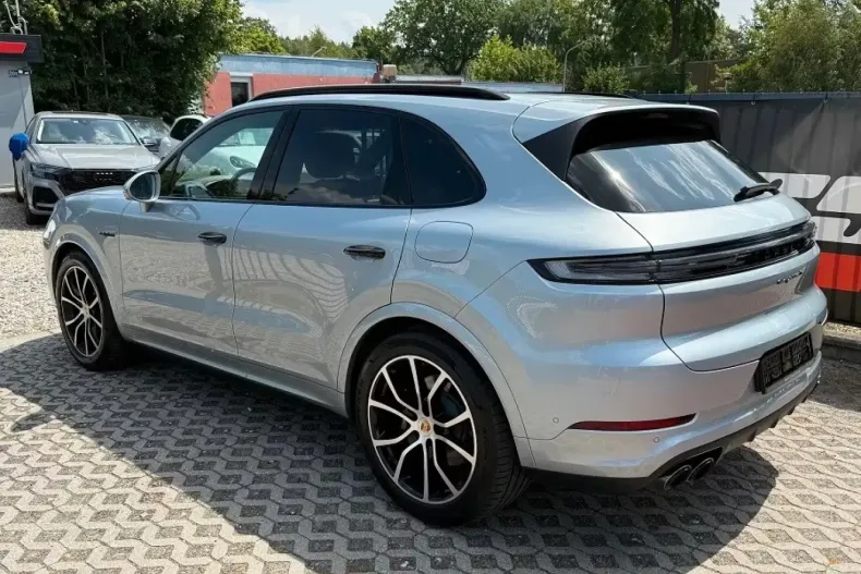 Porsche Cayenne din 2024 cu 927 km - oferta POR141923 - foto 3