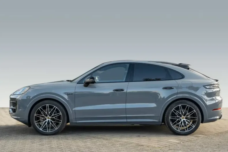 Porsche Cayenne din 2024 cu 32.674 km - oferta POR141930 - foto 3