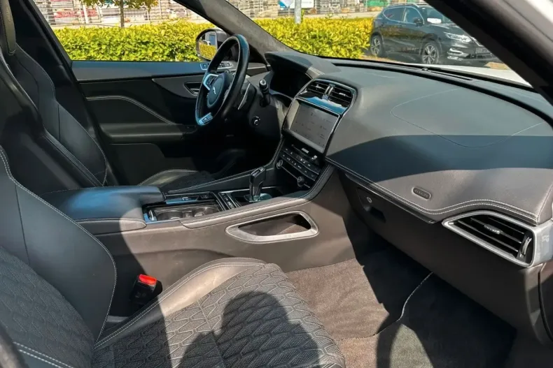 Jaguar F-Pace din 2020 cu 64.800 km - oferta JAG141971 - foto 26