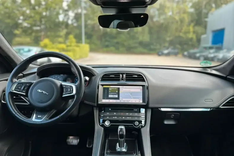 Jaguar F-Pace din 2020 cu 64.800 km - oferta JAG141971 - foto 29