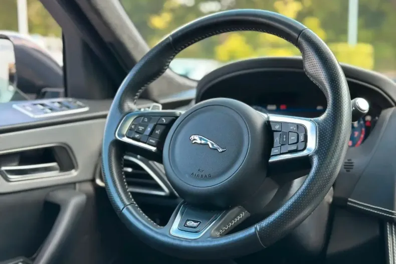 Jaguar F-Pace din 2020 cu 64.800 km - oferta JAG141971 - foto 30