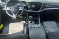 Volkswagen Touareg din 2024 cu 32.173 km - oferta VOL141979 - foto 2