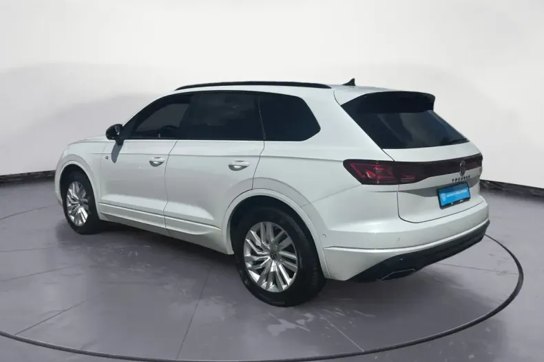 Volkswagen Touareg din 2024 cu 32.173 km - oferta VOL141979 - foto 4
