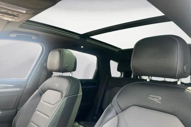 Volkswagen Touareg din 2024 cu 32.173 km - oferta VOL141979 - foto 9