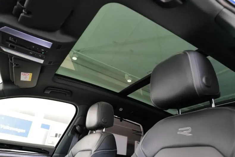 Volkswagen Touareg din 2024 cu 18.426 km - oferta VOL141981 - foto 8