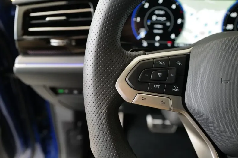 Volkswagen Touareg din 2024 cu 18.426 km - oferta VOL141981 - foto 13