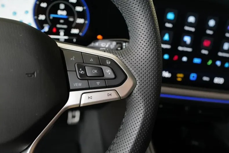 Volkswagen Touareg din 2024 cu 18.426 km - oferta VOL141981 - foto 14