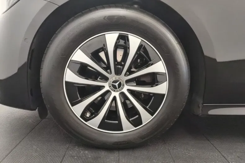 Mercedes-Benz E 200 din 2024 cu 45.276 km - oferta MER141984 - foto 9