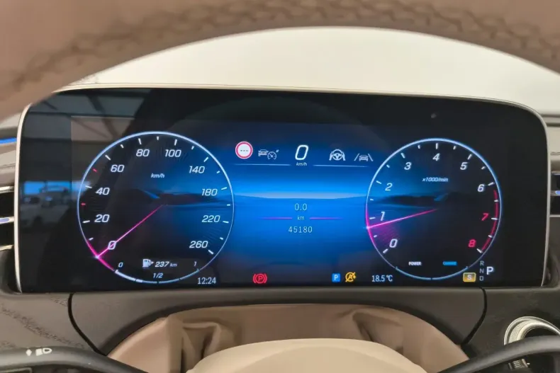 Mercedes-Benz E 200 din 2024 cu 45.276 km - oferta MER141984 - foto 12