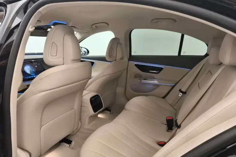 Mercedes-Benz E 200 din 2024 cu 45.276 km - oferta MER141984 - foto 17