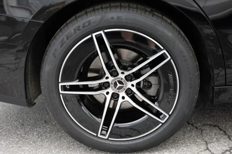 Mercedes-Benz E 200 din 2025 cu 14.632 km - oferta MER141987 - foto 5