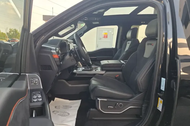 Ford F 150 din 2025 cu 17 km - oferta FOR141989 - foto 4