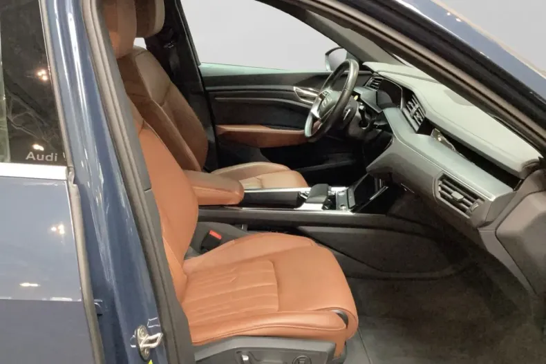 Audi Q8 din 2023 cu 67.841 km - oferta AUD142009 - foto 3