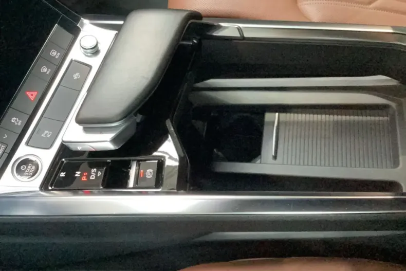 Audi Q8 din 2023 cu 67.841 km - oferta AUD142009 - foto 10