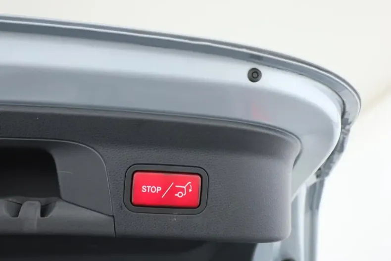 Mercedes-Benz GLC 220 din 2021 cu 59.365 km - oferta MER142010 - foto 9