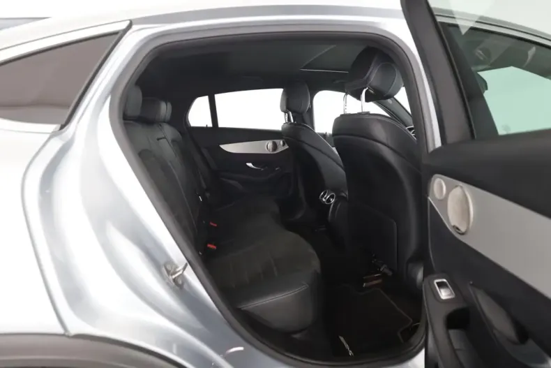 Mercedes-Benz GLC 300 din 2020 cu 50.600 km - oferta MER142011 - foto 4