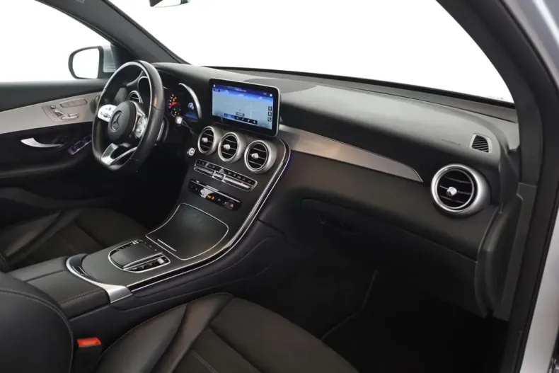 Mercedes-Benz GLC 300 din 2020 cu 50.600 km - oferta MER142011 - foto 9