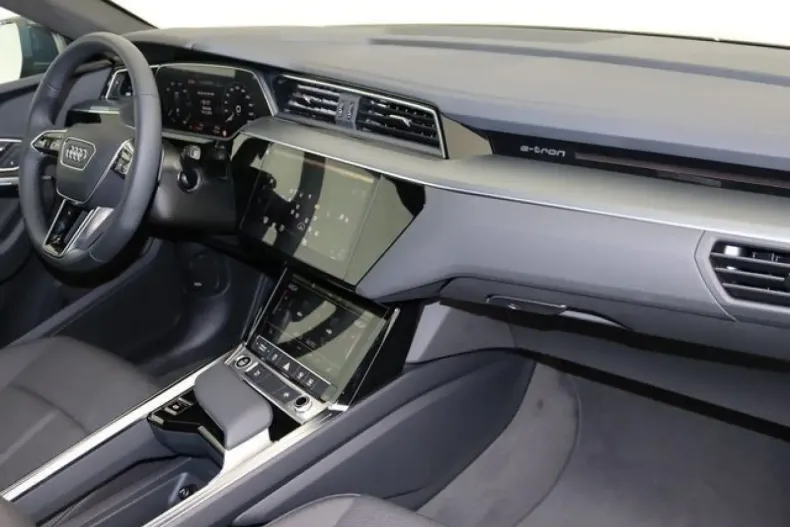 Audi Q8 din 2023 cu 28.666 km - oferta AUD142012 - foto 4