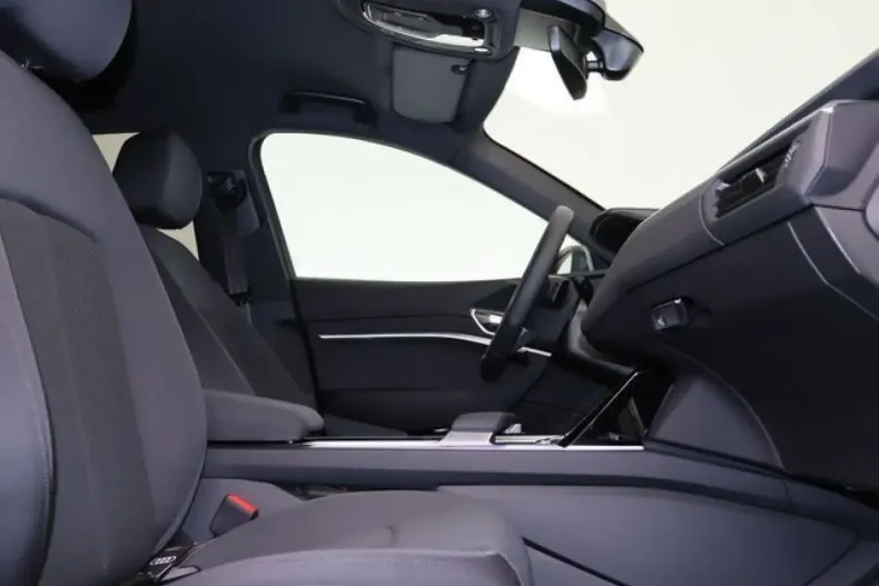 Audi Q8 din 2023 cu 28.666 km - oferta AUD142012 - foto 6