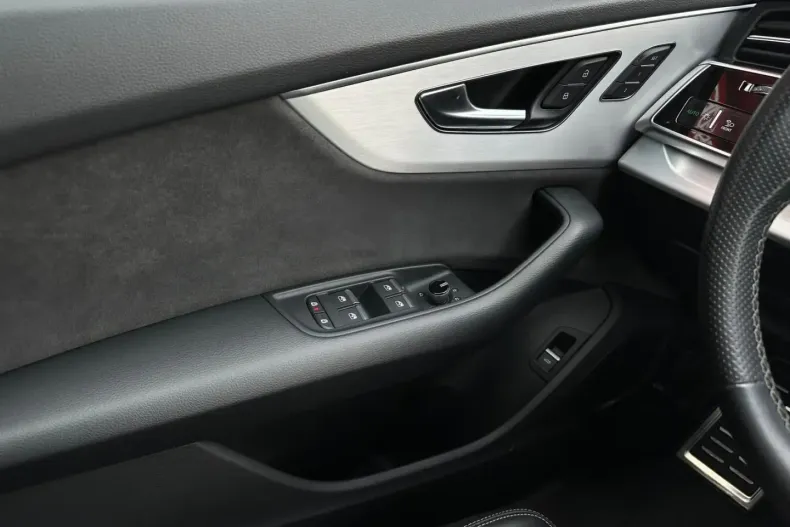 Audi Q8 din 2021 cu 69.899 km - oferta AUD142018 - foto 19