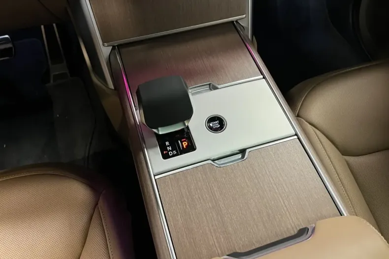 Land Rover Range Rover din 2024 cu 8.900 km - oferta LAN142060 - foto 17