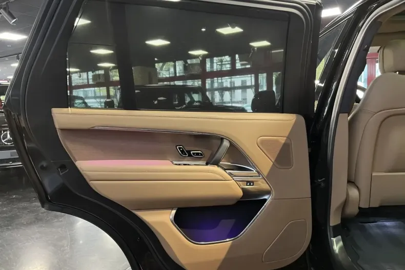 Land Rover Range Rover din 2024 cu 8.900 km - oferta LAN142060 - foto 25