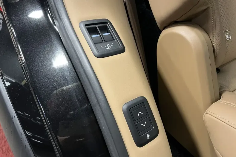 Land Rover Range Rover din 2024 cu 8.900 km - oferta LAN142060 - foto 28