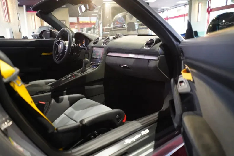 Porsche Boxster din 2024 cu 3.500 km - oferta POR142063 - foto 31