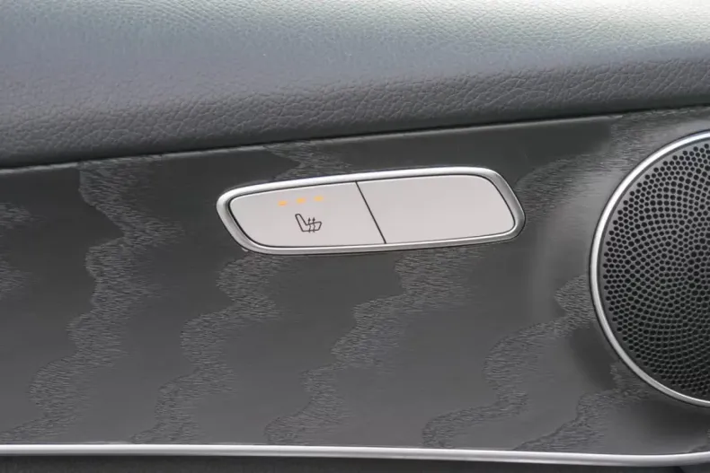 Mercedes-Benz GLC 300 din 2020 cu 50.969 km - oferta MER142064 - foto 5